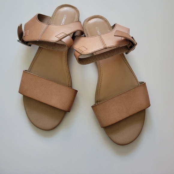 EXPRESS TAN/ BROWN OPEN TOE & HEEL SANDAL W/ ANKLE STRAP - Picture 11 of 11